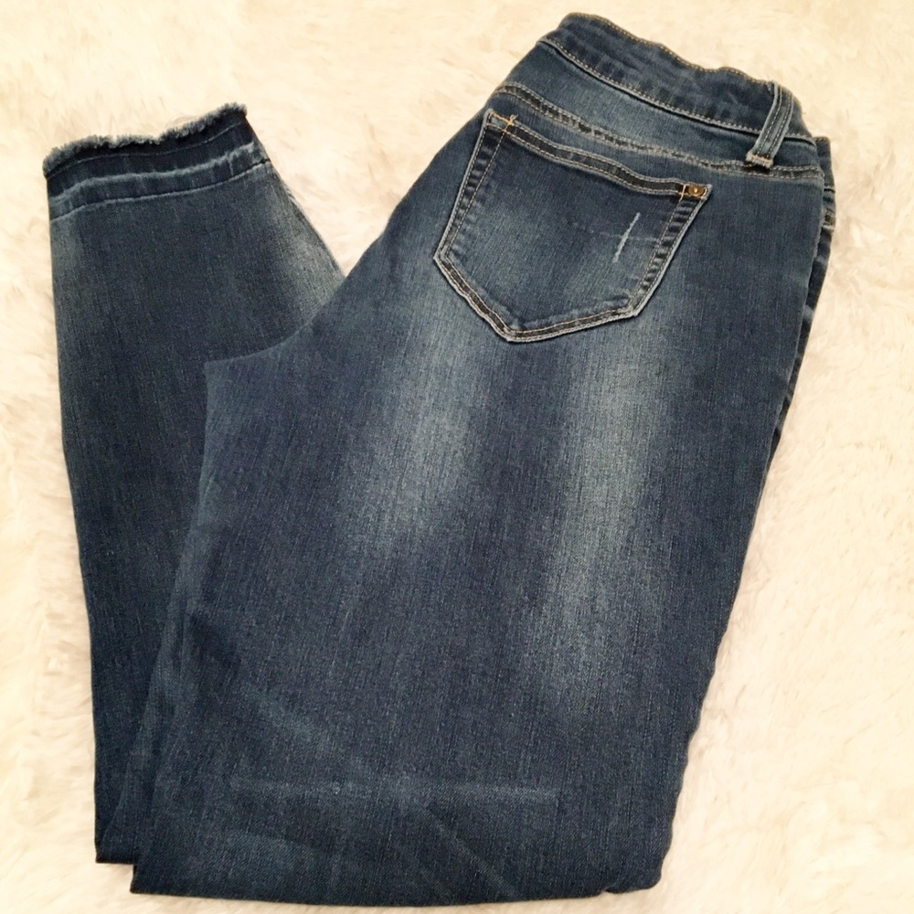 Makers of True Originals Skinny Jeans–Size 29